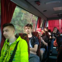 Społeczność internatu ZST wybrała się autokarem do Cinema  Lumiere  w Suwałkach na film „Niedobrani”